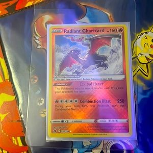Radiant Charizard Rare #20/159 crown zenith